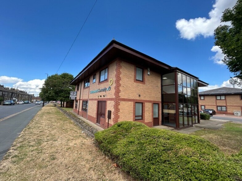 12 Moorfield Clos, Yeadon à louer - Photo de l’immeuble – Image 2 sur 2
