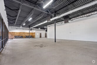 3150 Premier Dr, Irving, TX à louer Photo de l’immeuble– Image 1 sur 6