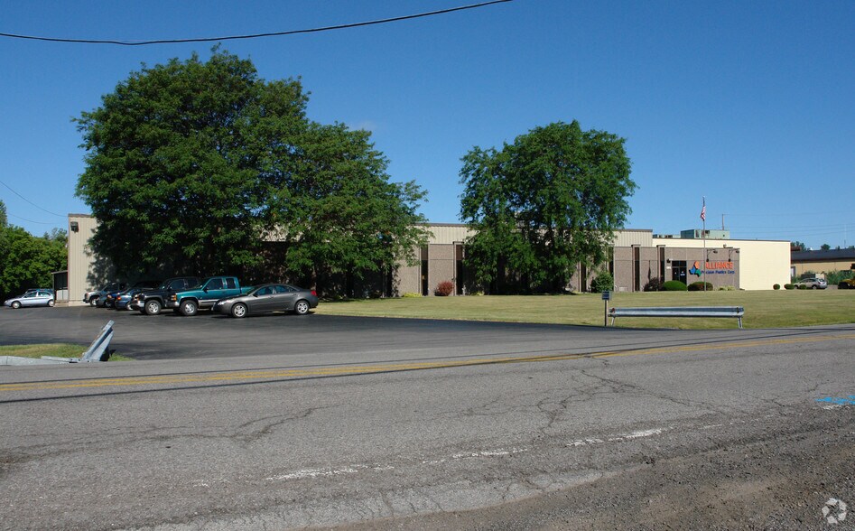 595 Trabold Rd, Rochester, NY à louer - Photo de l’immeuble – Image 2 sur 15
