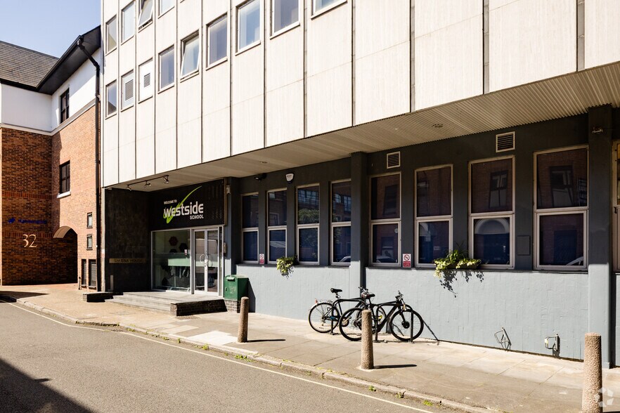 8-30 Galena Rd, Londres à louer - Photo de l’immeuble – Image 2 sur 3