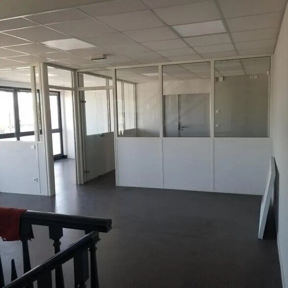 Bureau dans Caen à louer - Photo de l’immeuble – Image 2 sur 7