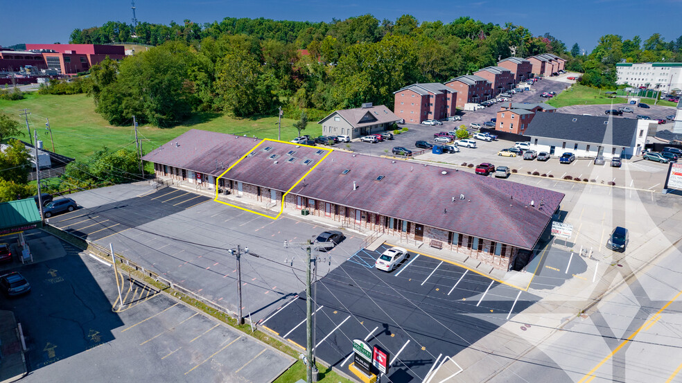 1189 Pineview Dr, Morgantown, WV à louer - Photo de l’immeuble – Image 2 sur 10