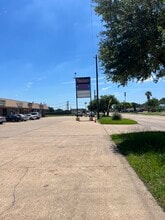 4307 Red Bluff Rd, Pasadena, TX à louer Photo de l’immeuble– Image 2 sur 5