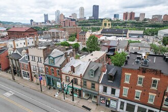 1017 E Carson St, Pittsburgh, PA à louer Photo intérieure– Image 2 sur 12