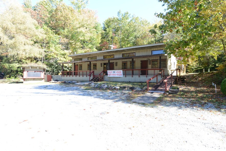 16716 Rosman Hwy, Lake Toxaway, NC à louer - Photo de l’immeuble – Image 2 sur 7