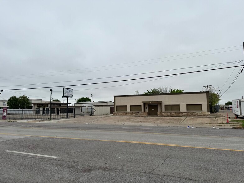 2801 NE 28th St, Fort Worth, TX à vendre - Photo de l’immeuble – Image 3 sur 21