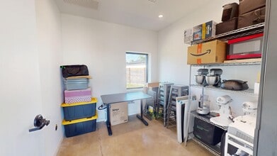 1152 Webberville Rd, Austin, TX à vendre Photo intérieure– Image 2 sur 8