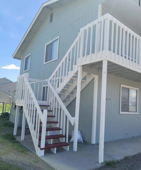 135 Curry Dr, Fernley, NV à vendre - Photo de l’immeuble – Image 3 sur 3