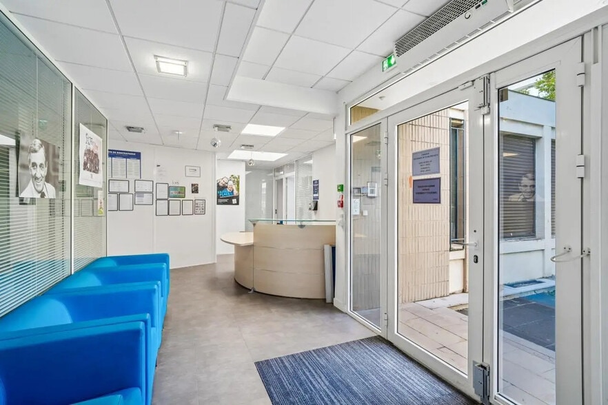 102 Avenue Marceau, Courbevoie à louer - Photo de l’immeuble – Image 3 sur 14