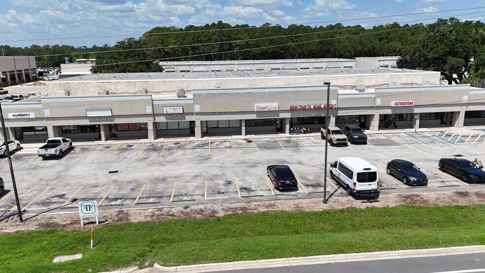 8030 Philips Hwy, Jacksonville, FL à louer - Photo de l’immeuble – Image 3 sur 6