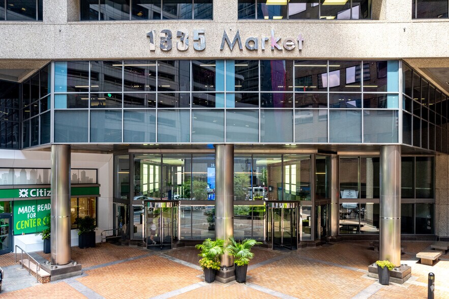 1835 Market St, Philadelphia, PA à louer - Photo de l’immeuble – Image 3 sur 33