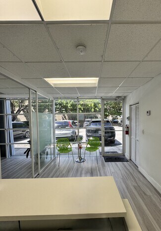 Plus de détails pour 2330 NW 102nd Ave, Doral, FL - Industriel/Logistique à louer