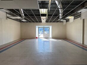 605-619 S Main St, De Forest, WI à louer Photo intérieure– Image 1 sur 6