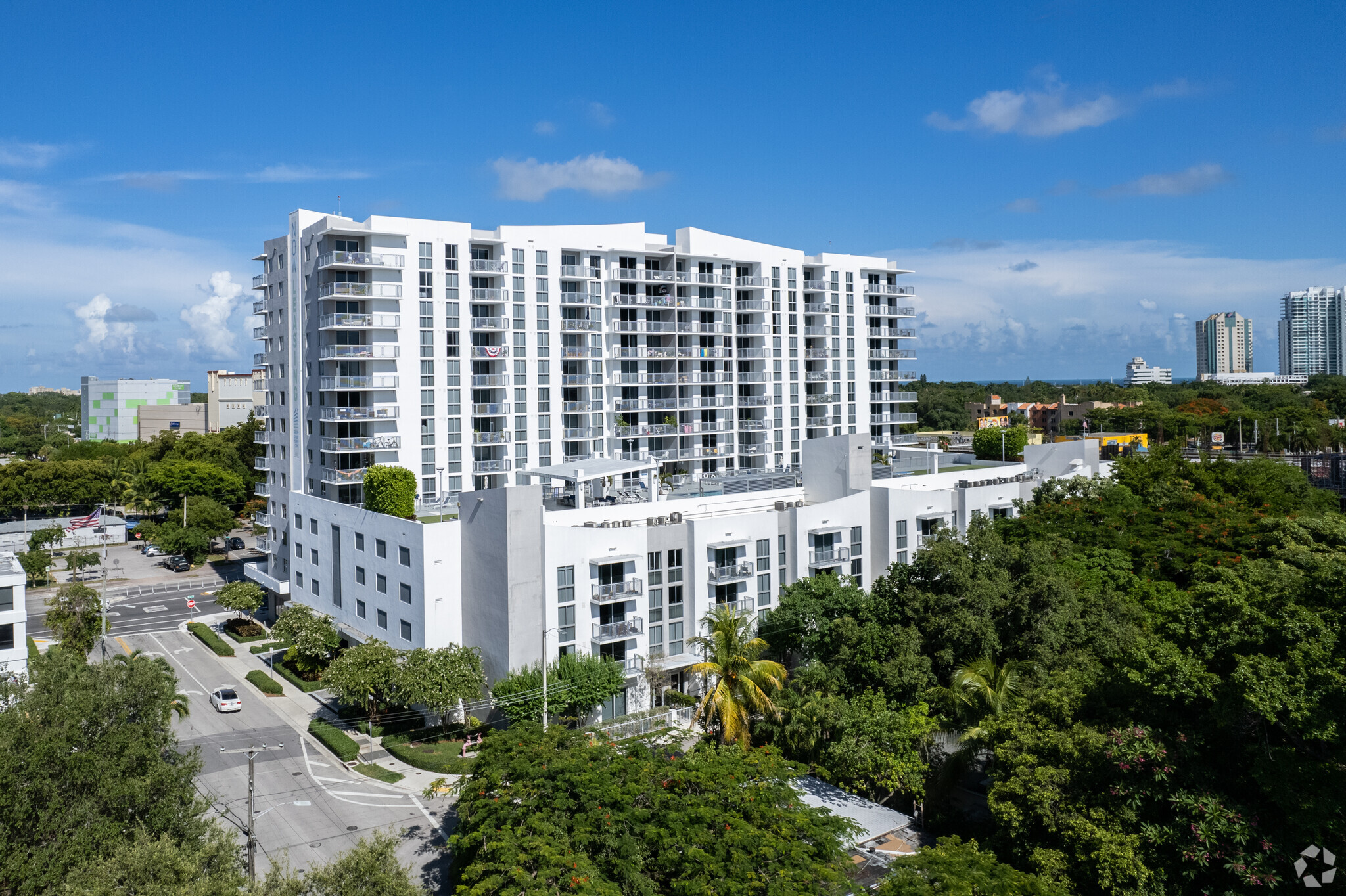 2700 SW 27th Ave, Miami, FL à louer Photo principale– Image 1 sur 13