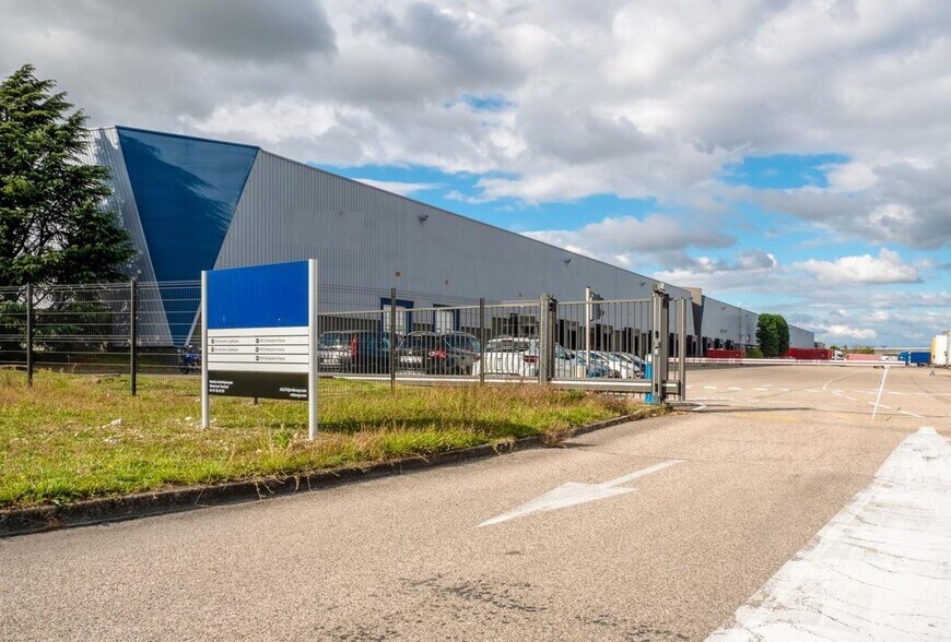 Industriel/Logistique dans Saint-Quentin-Fallavier à louer - Photo de l’immeuble – Image 2 sur 23