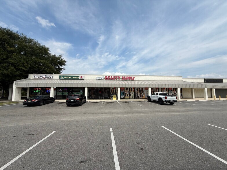 2000 Mcmillan Ave, Charleston, SC à louer - Photo de l’immeuble – Image 3 sur 11
