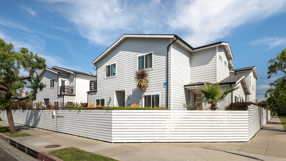 3944 S Budlong Ave, Los Angeles, CA à vendre - Photo de l’immeuble – Image 3 sur 53