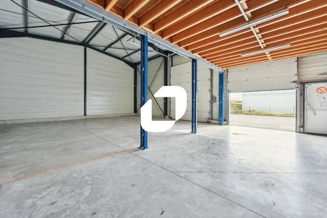 Plus de détails pour Local d’activités à vendre