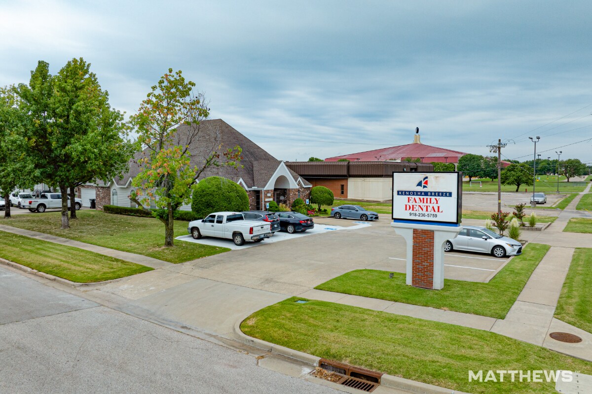 901 W Kenosha St, Broken Arrow, OK à vendre Photo de l’immeuble– Image 1 sur 3