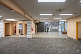 8520 106A Ave NW, Edmonton, AB à louer Photo intérieure– Image 1 sur 10