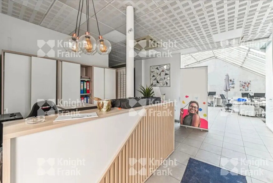 Bureau dans Levallois-Perret à louer - Photo de l’immeuble – Image 2 sur 9