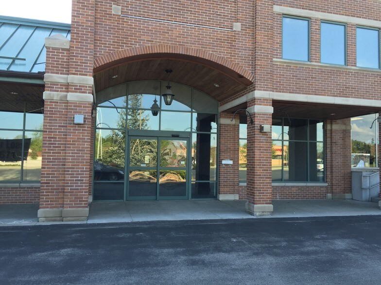 217-227 N Main St, Thiensville, WI à louer - Photo de l’immeuble – Image 2 sur 3