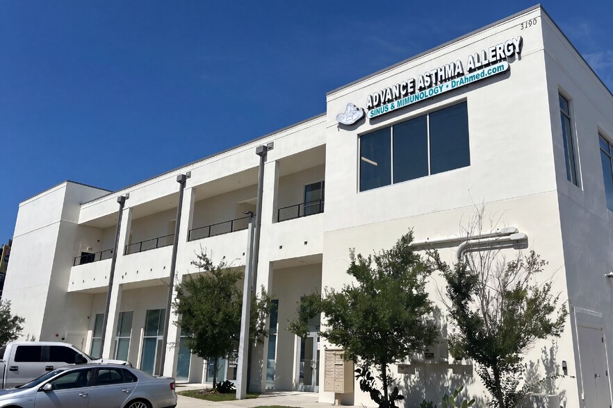 3190 N Poinciana Blvd, Kissimmee, FL à louer - Photo de l’immeuble – Image 2 sur 15
