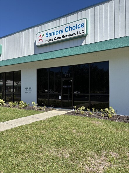 1560-1582 N Meadowcrest Blvd, Crystal River, FL à louer - Photo de l’immeuble – Image 2 sur 5