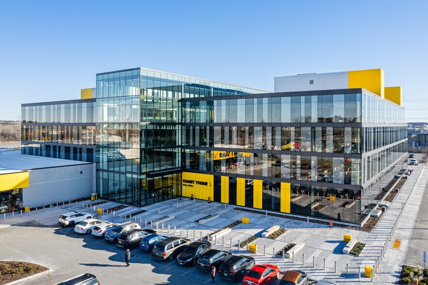 2480 Walkley Rd, Ottawa, ON à louer - Photo de l’immeuble – Image 3 sur 6
