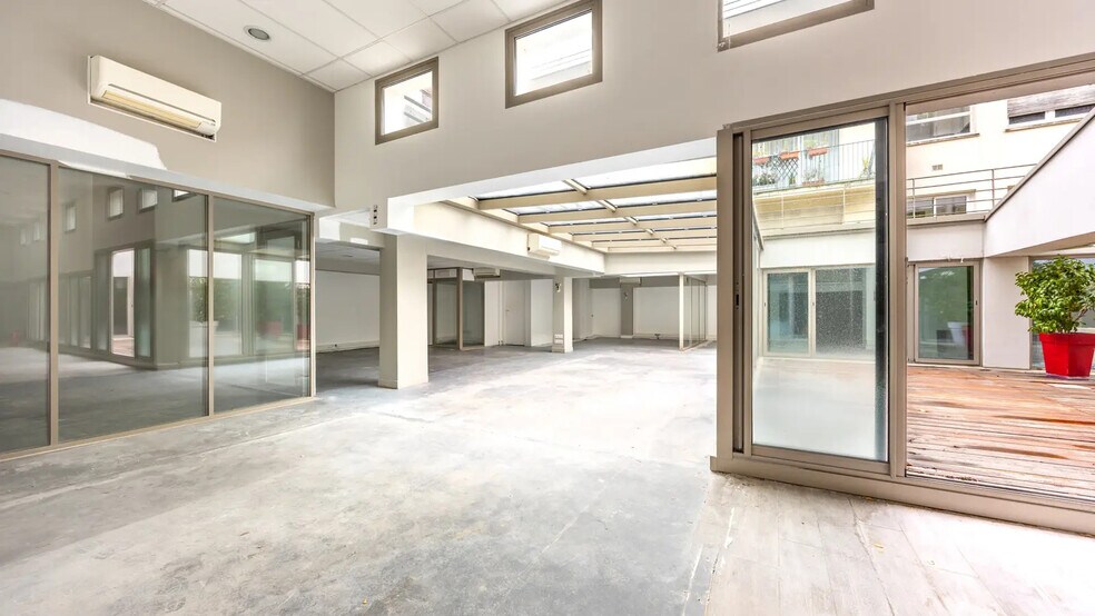 Bureau dans Paris à vendre - Photo de l’immeuble – Image 2 sur 12