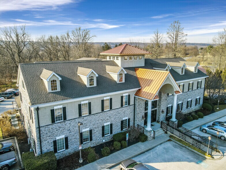 110 N Phoenixville Pike, Malvern, PA à louer - Photo de l’immeuble – Image 1 sur 10