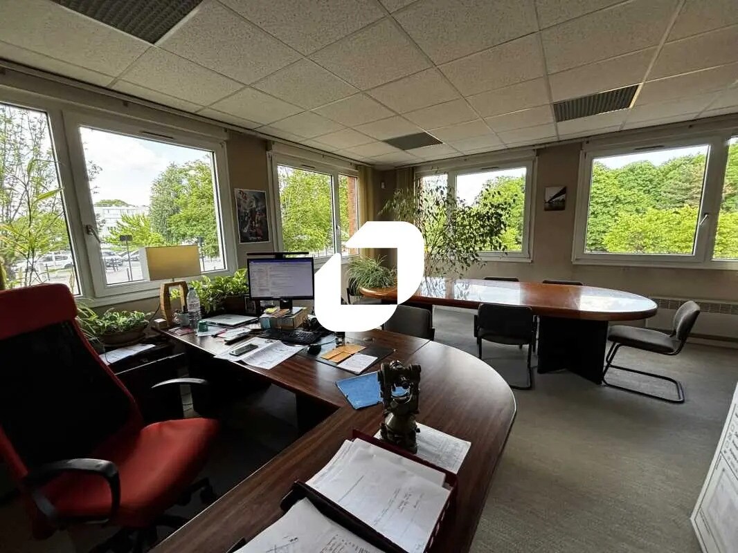 Bureau dans Évry-Courcouronnes à louer Photo de l’immeuble– Image 1 sur 15