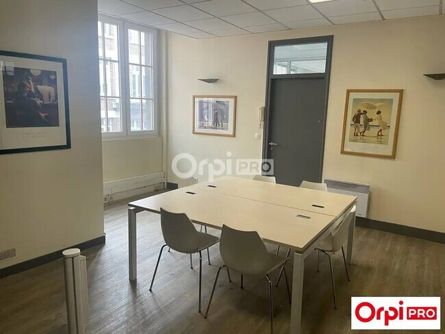 Plus de détails pour Bureau à louer