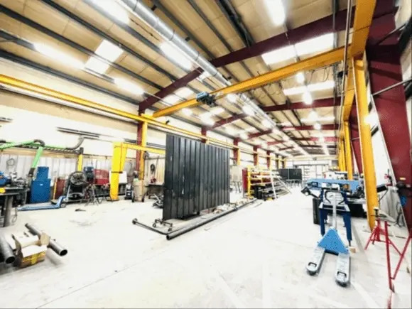 Plus de détails pour Local d’activités à vendre