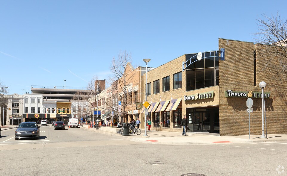 713 N University Ave, Ann Arbor, MI à louer - Photo de l’immeuble – Image 2 sur 12