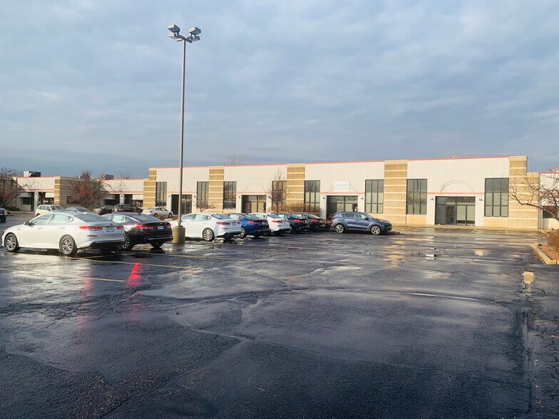 1720 W Florist Ave, Milwaukee, WI à louer - Photo de l’immeuble – Image 3 sur 9