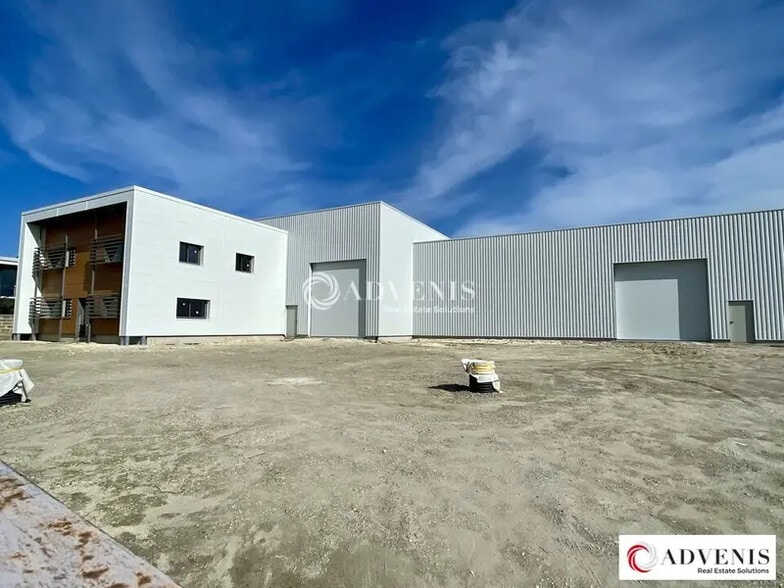 Industriel/Logistique dans Bassens à louer - Photo de l’immeuble – Image 3 sur 7