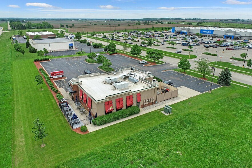 2126 Gateway Ctr, Belvidere, IL à vendre - Photo principale – Image 1 sur 15