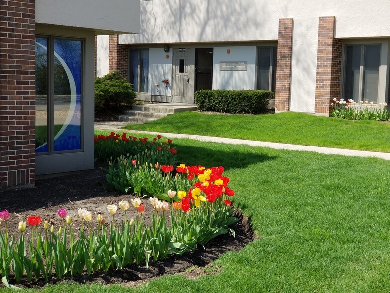 1117 S Milwaukee Ave, Libertyville, IL à vendre - Photo de l’immeuble – Image 2 sur 3