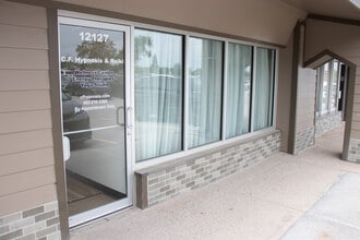 12103-12177 Pacific St, Omaha, NE à louer Photo intérieure– Image 2 sur 26