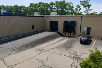 87 John L Dietsch Sq, North Attleboro, MA à louer Photo de l’immeuble– Image 2 sur 5
