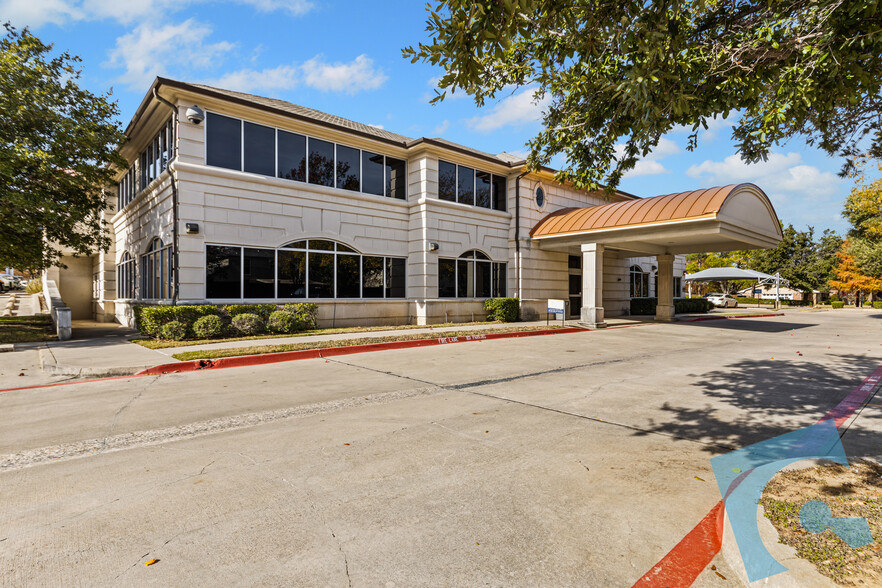 1601 Lancaster Dr, Grapevine, TX à louer - Photo de l’immeuble – Image 1 sur 23