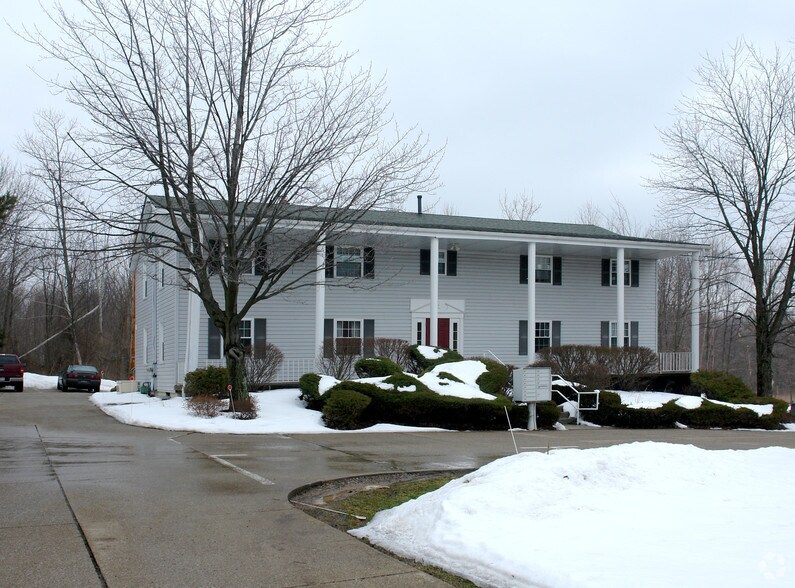 1265 Ridge Rd, Hinckley, OH à louer - Photo de l’immeuble – Image 2 sur 8