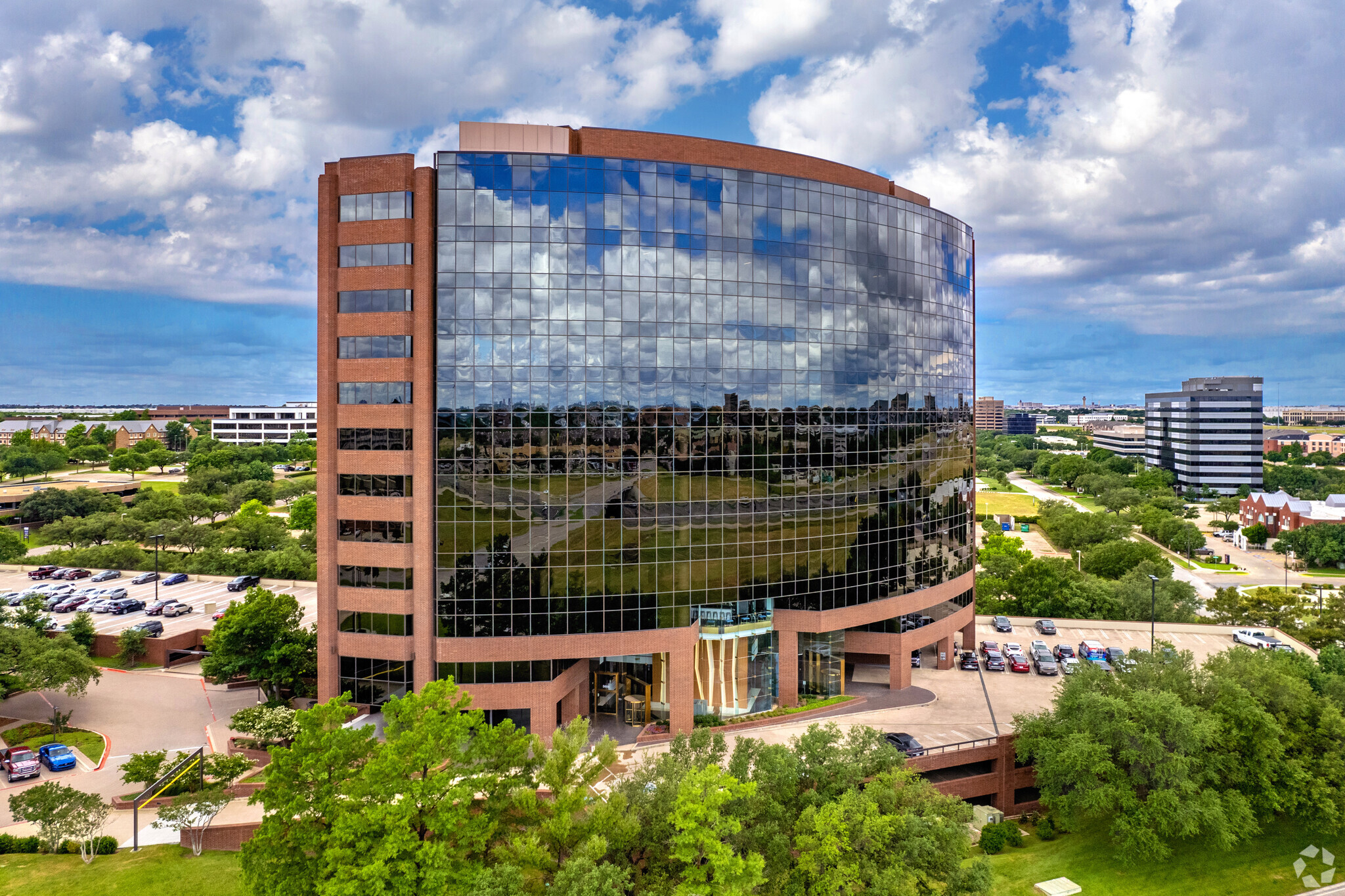5605 N MacArthur Blvd, Irving, TX à louer Photo principale– Image 1 sur 16