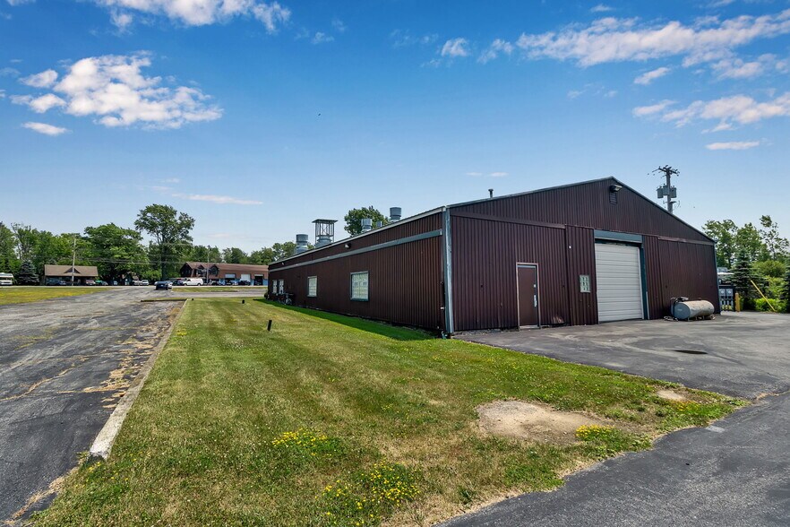7120 Seneca St, Elma, NY à louer - Photo de l’immeuble – Image 3 sur 42