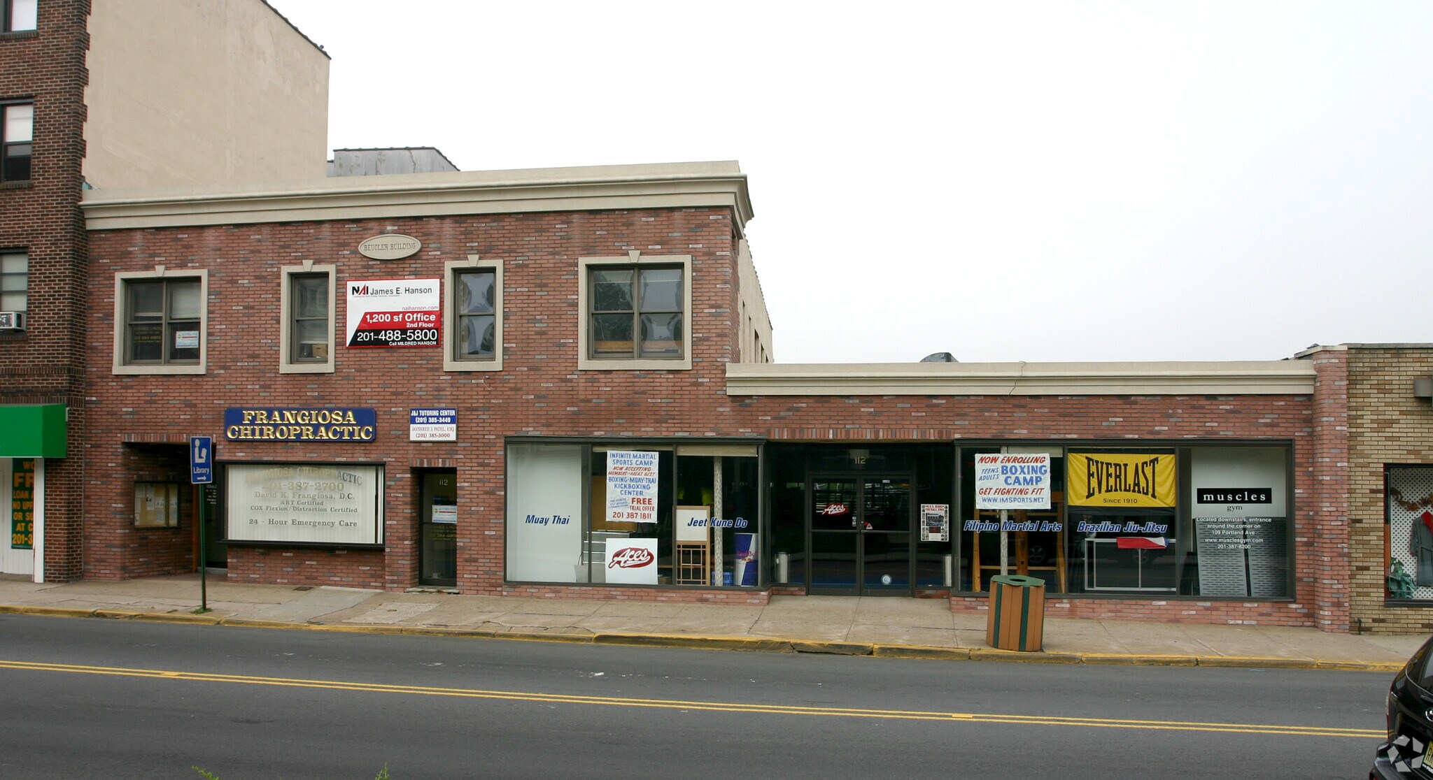 112 S Washington Ave, Bergenfield, NJ à vendre Photo de l’immeuble– Image 1 sur 14