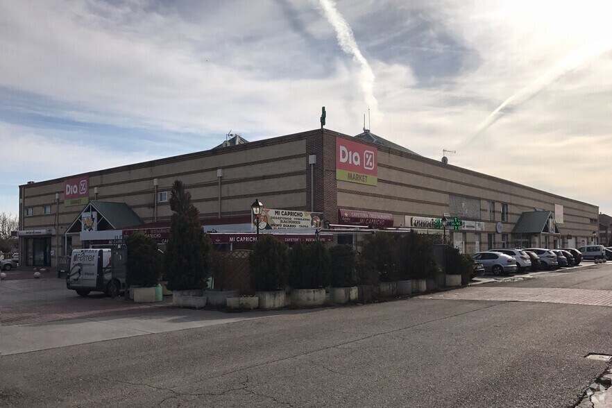 Avenida Pico Ocejón, 2, Villanueva de la Torre, Guadalajara à vendre - Photo de l’immeuble – Image 2 sur 5