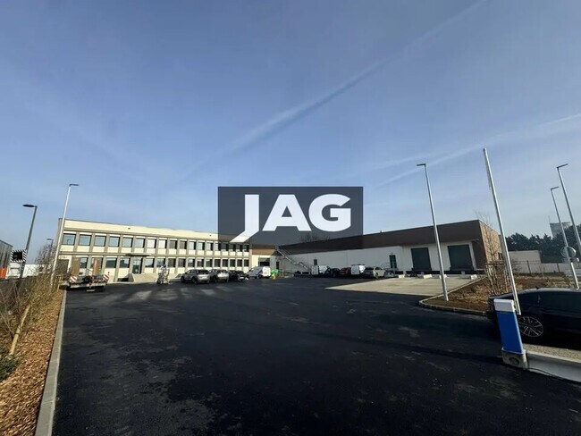 Plus de détails pour Bureau, Local d'activités à louer