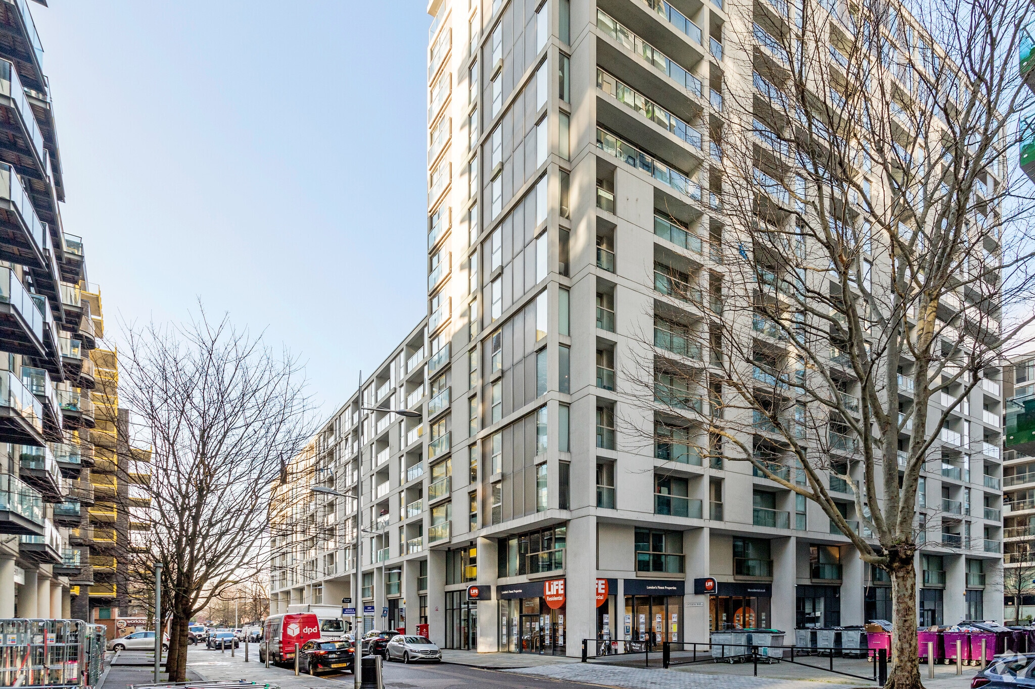 38 Lanterns Way, Londres à louer Photo principale– Image 1 sur 3
