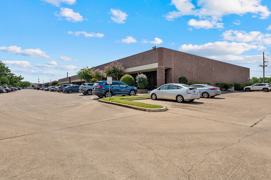 2525 W Bellfort St, Houston, TX à louer - Photo de l’immeuble – Image 3 sur 25